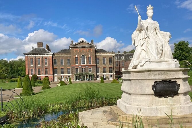 VIP Kensington Palace Gardens Tour & Royal Tea Crown Experience